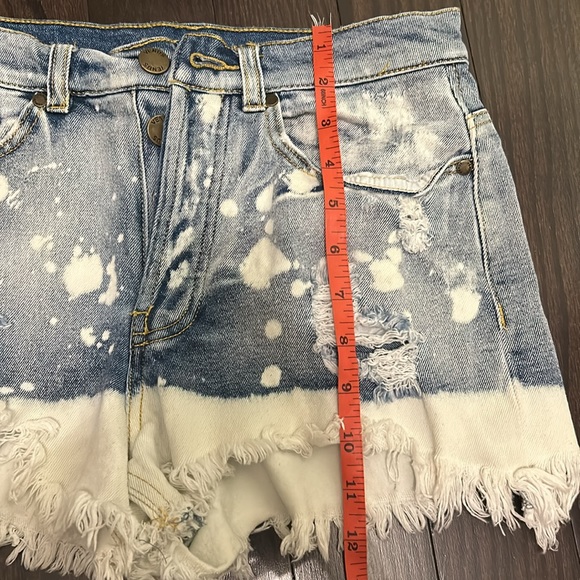 ⭐️Distressed Jean shorts - Picture 11 of 12